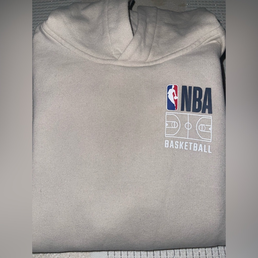 Abercrombie Kids NBA Basketball Hoodie in Cream size 7/8